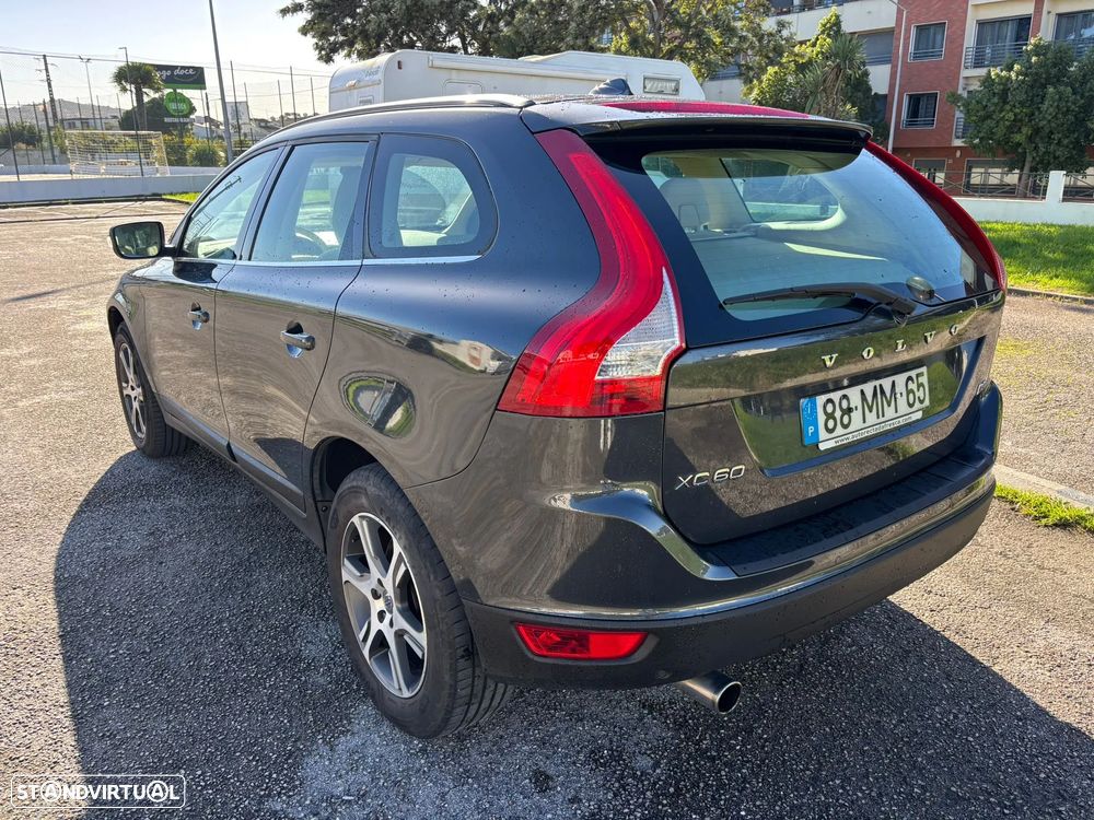 Volvo XC 60 2.0 D3 R-Design Geartronic - 13