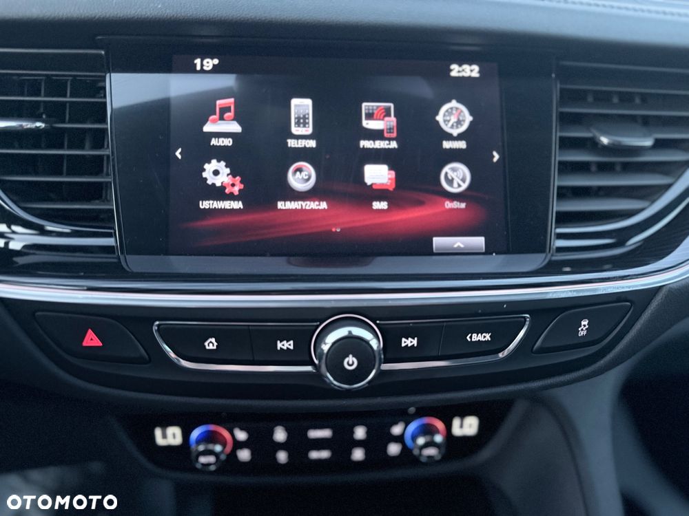 Opel Insignia - 32