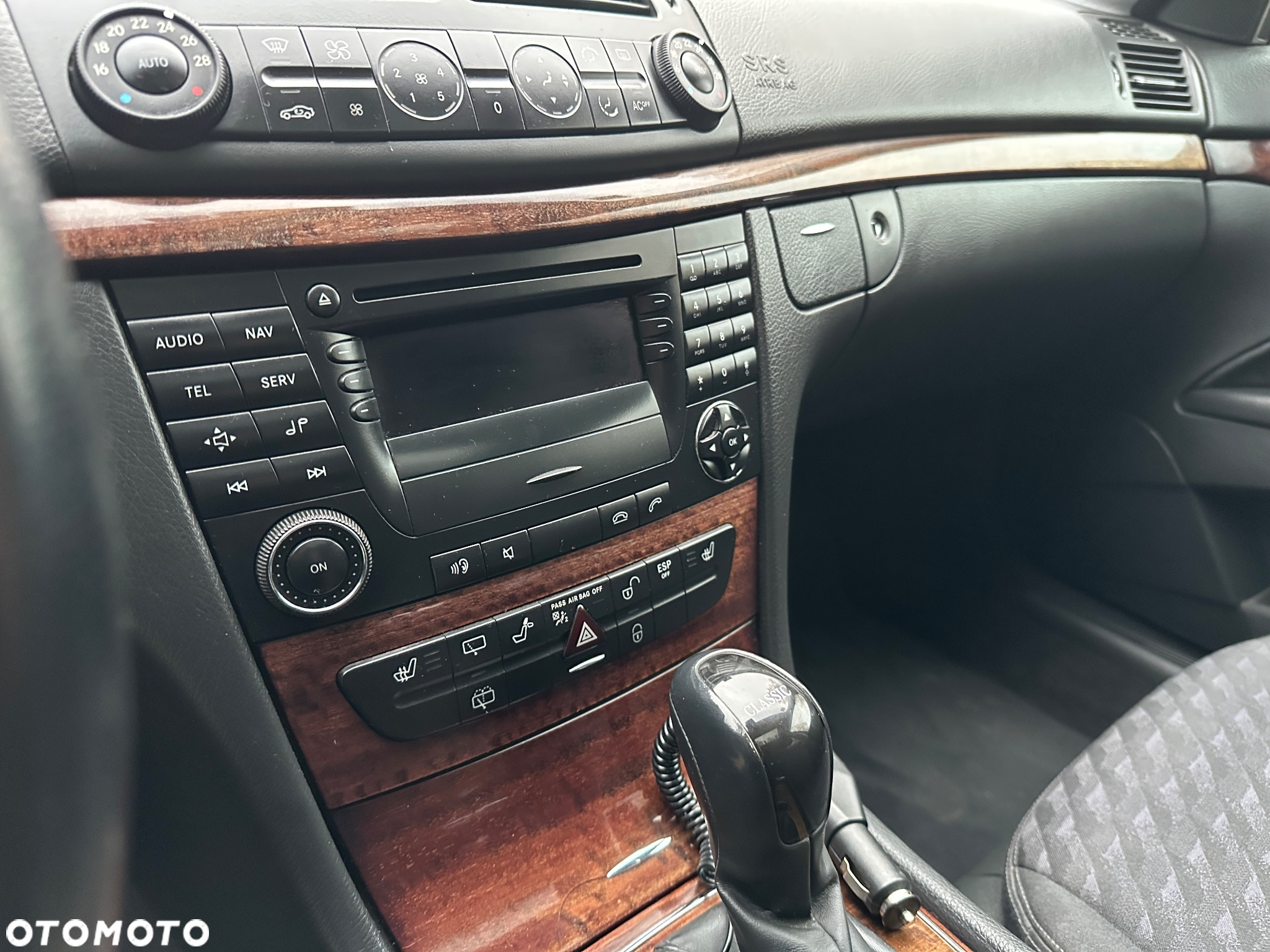 Mercedes-Benz Klasa E 200 T Kompressor Automatik Classic - 24