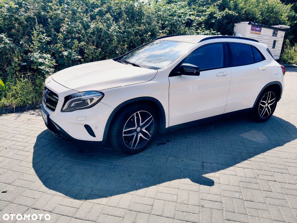 Mercedes-Benz GLA 200 7G-DCT - 2