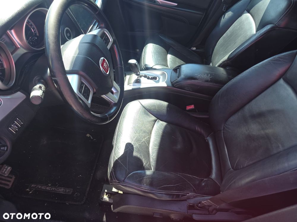 Fiat Freemont 2.0 Multijet Black Code AWD - 3