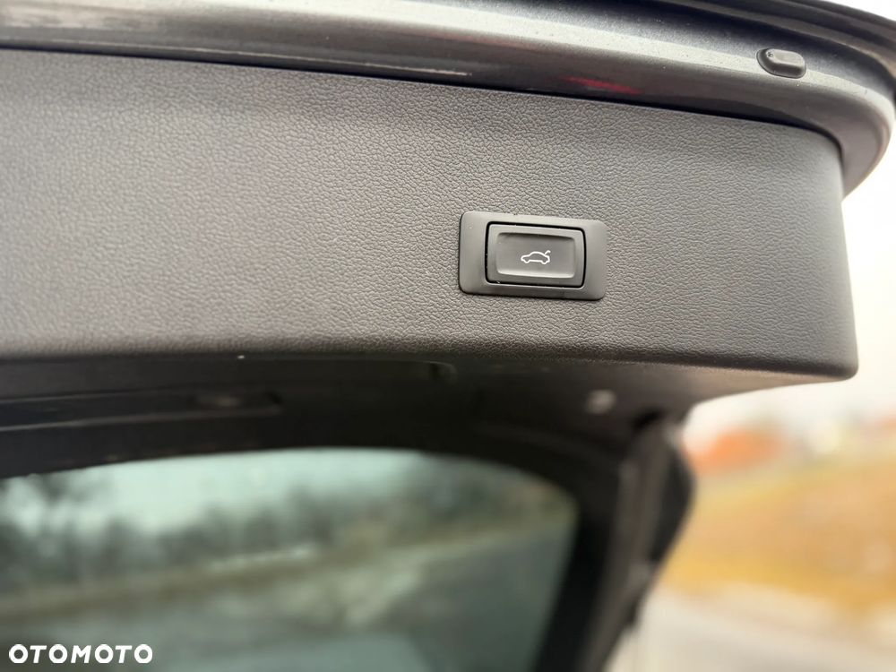 Audi A4 Avant 2.0 TDI DPF clean diesel quattro S tronic S line Sportpaket - 14