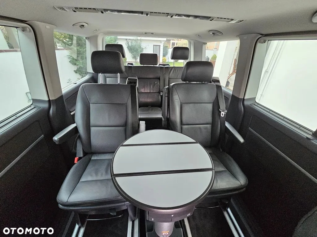 Volkswagen Multivan - 8