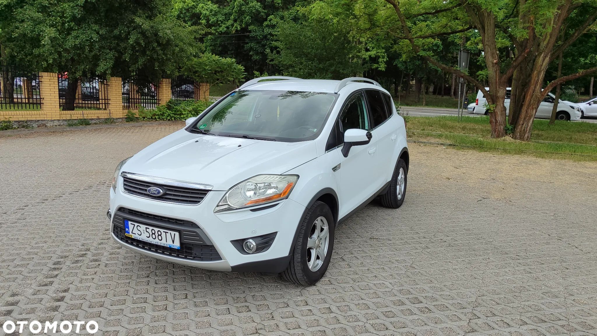 Ford Kuga - 1