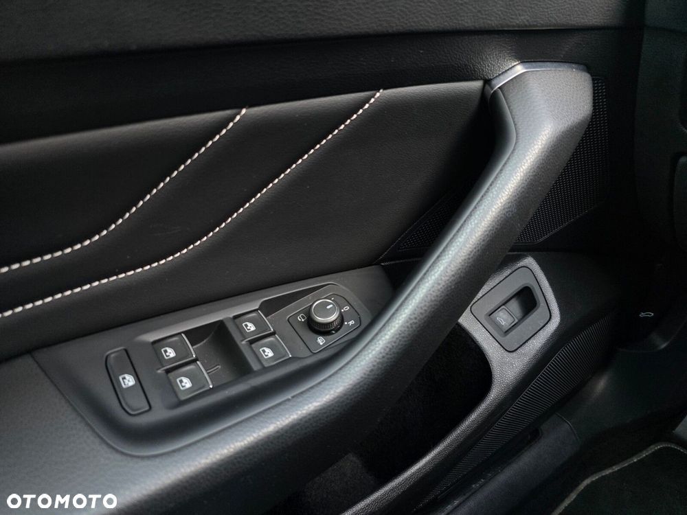 Volkswagen Passat 2.0 TDI EVO Elegance DSG - 10