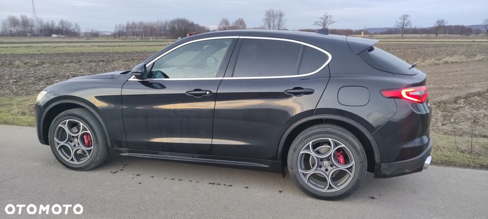 Alfa Romeo Stelvio 2.2 16V AT8-Q4 Executive - 3