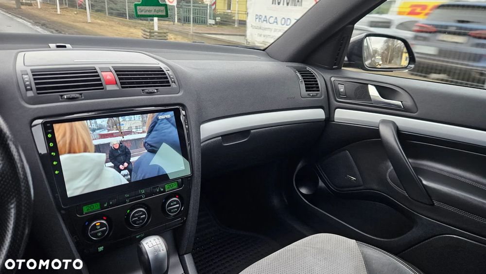 Skoda Octavia 2.0 TDI CR DPF RS - 35