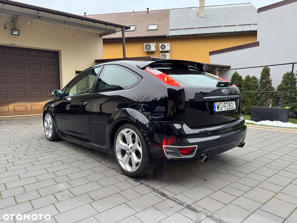 Ford Focus 2.5 ST - 11