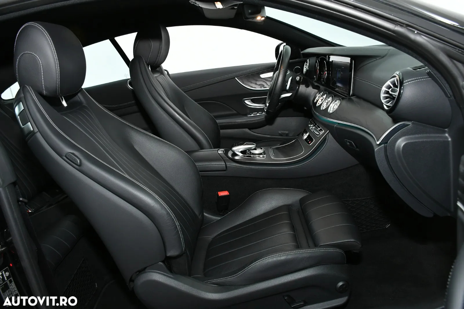 Mercedes-Benz E 200 Coupe 9G-TRONIC AMG Line - 10