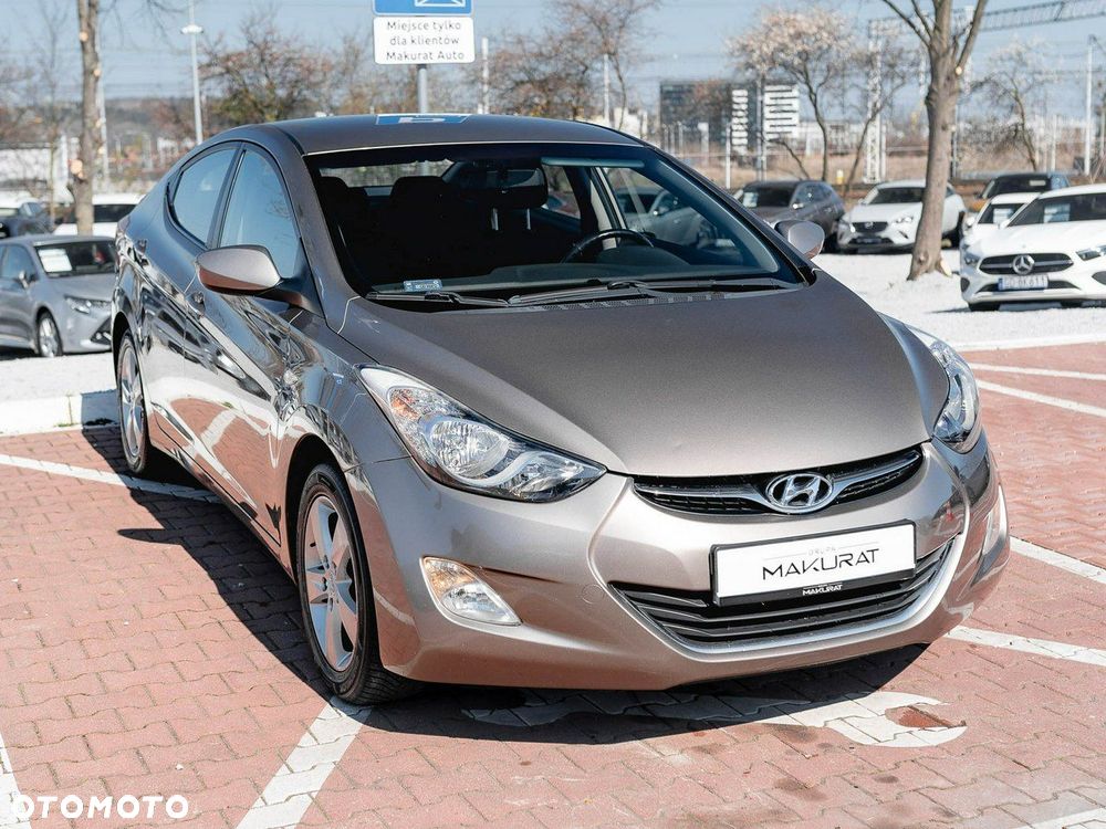 Hyundai Elantra 1.6 Classic + - 4