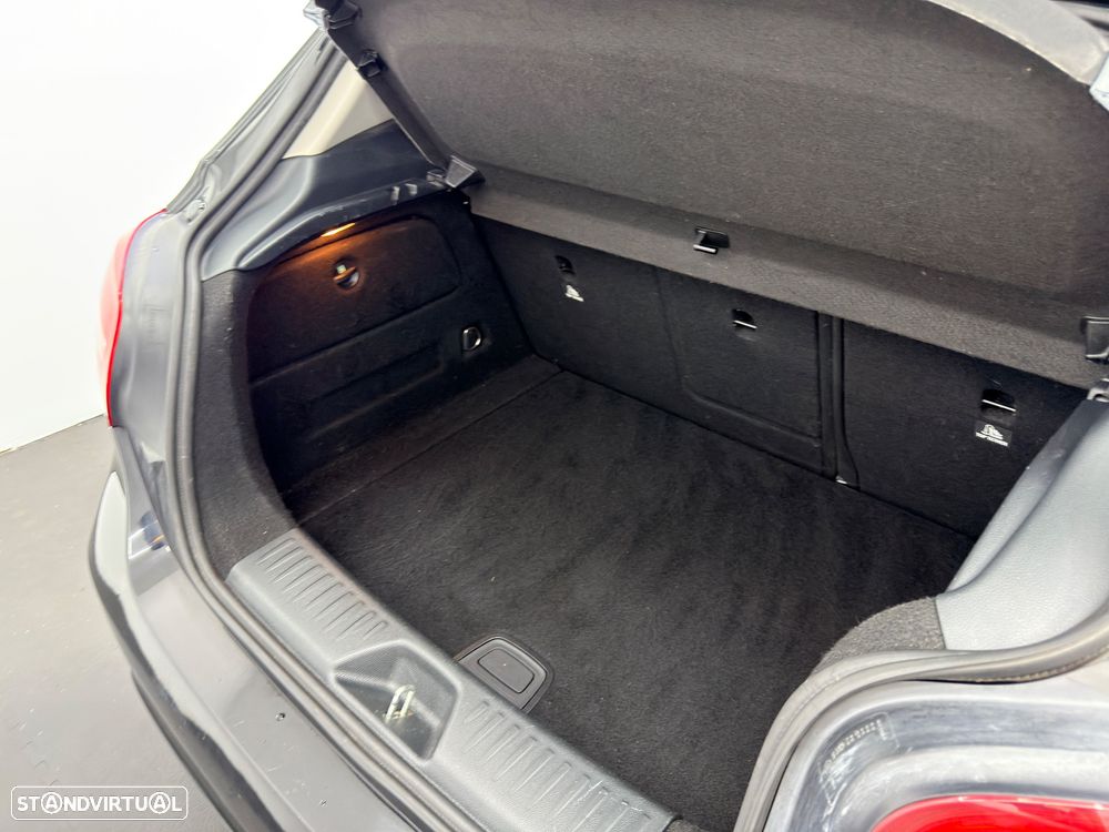 Mercedes-Benz A 180 d Urban - 29