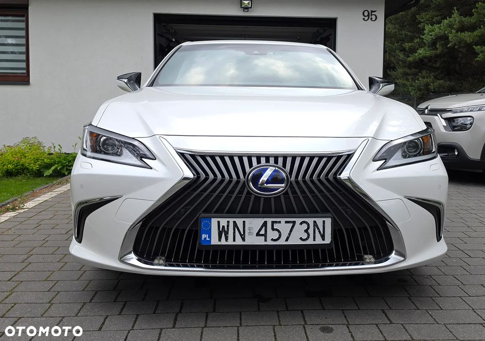 Lexus ES 300h Business Edition - 6