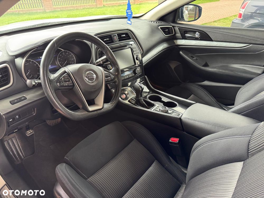 Nissan Maxima - 14