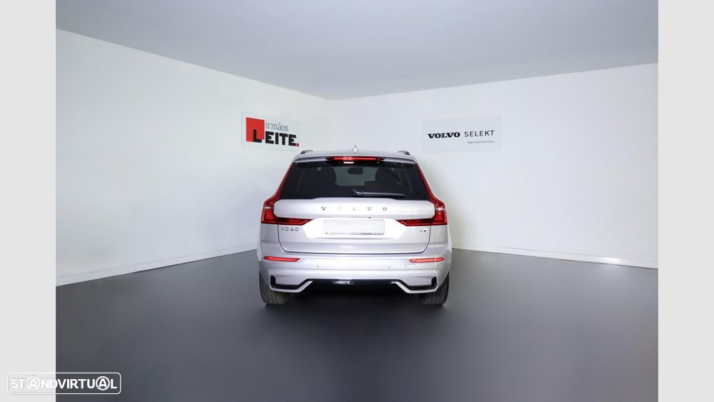 Volvo XC 60 2.0 T6 PHEV Plus Dark - 22