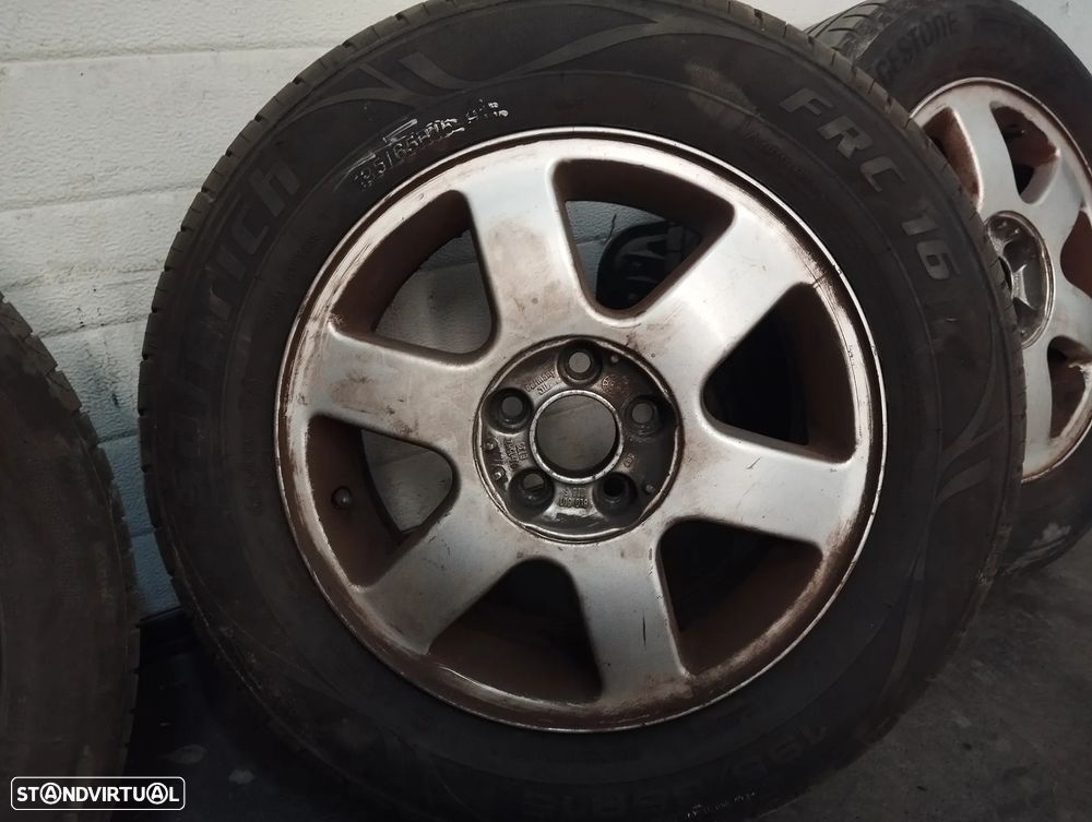 JOGO DE JANTES ORIGINAIS AUDI A3 8L COM PNEUS SEMINOVOS 195/65R15 8L0601025F - 7