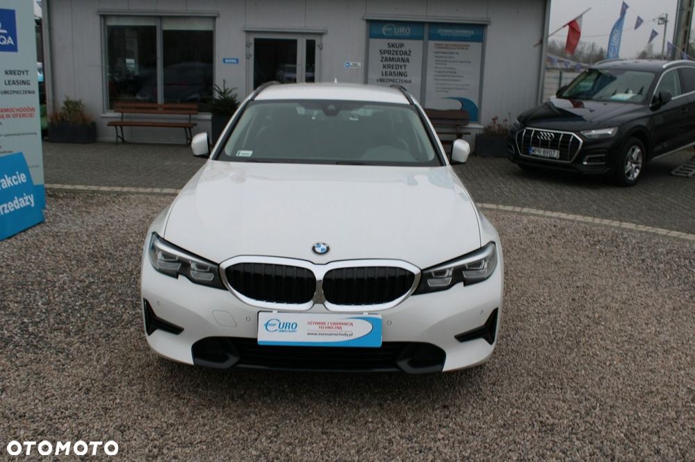 BMW 3 Series 2022 photo 3