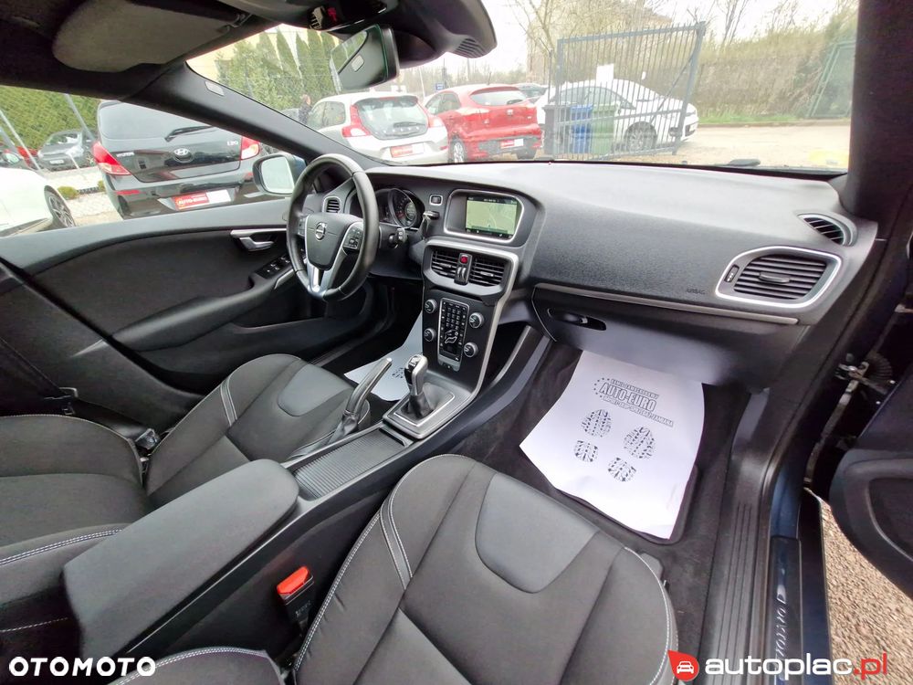 Volvo V40 D2 Momentum - 21