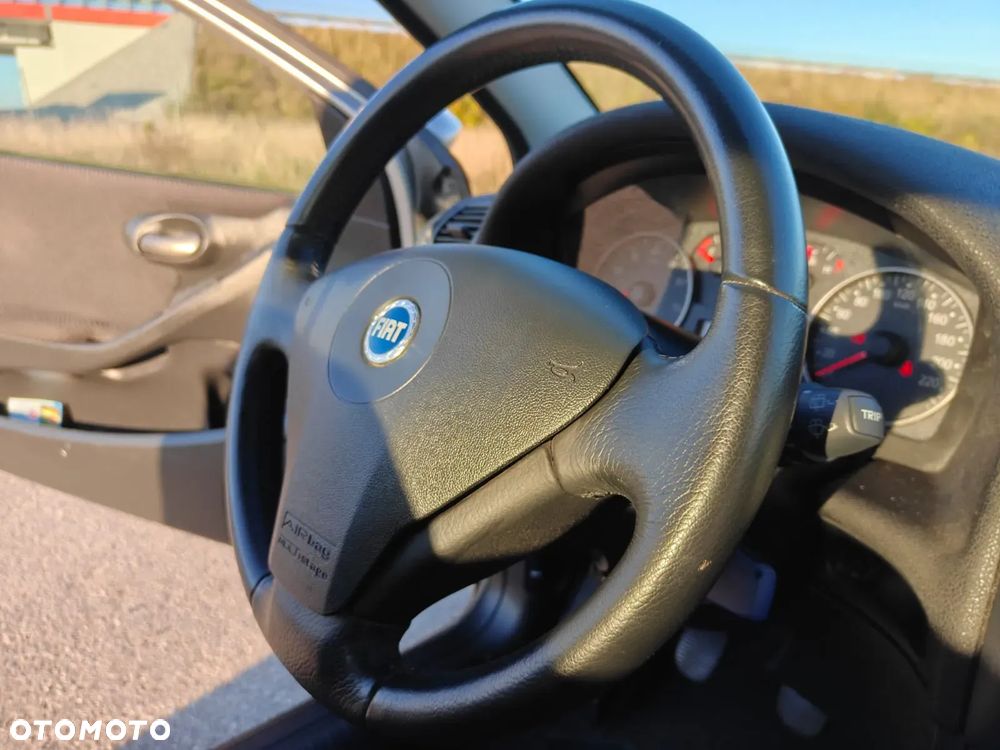 Fiat Stilo 1.6 16V Active - 24