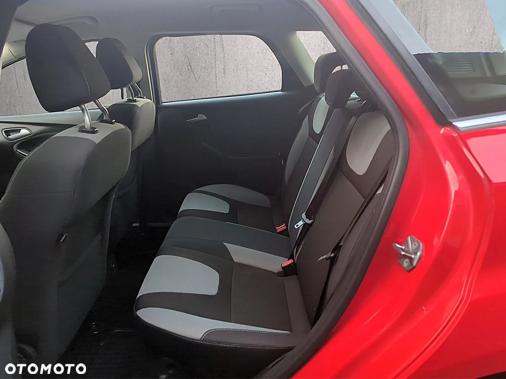 Ford Focus Turnier 1.0 EcoBoost Start-Stopp-System Champions Edition - 12