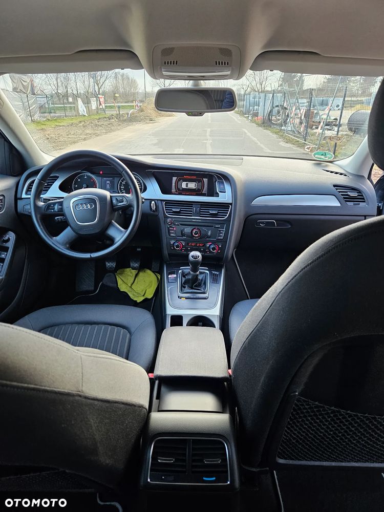 Audi A4 Avant 2.0 TDI DPF Ambiente - 30