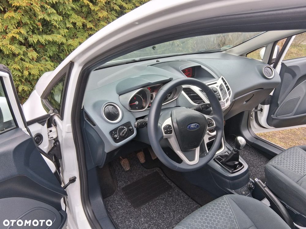 Ford Fiesta - 17