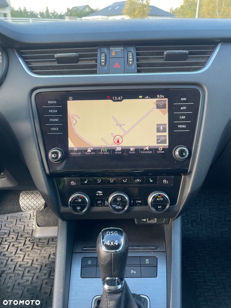 Skoda Octavia 2.0 TDI 4x4 Clever DSG - 8