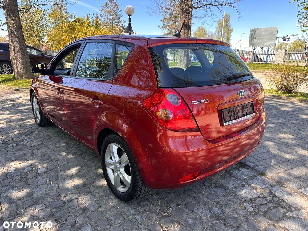 Kia Ceed 1.6 CVVT LX - 24