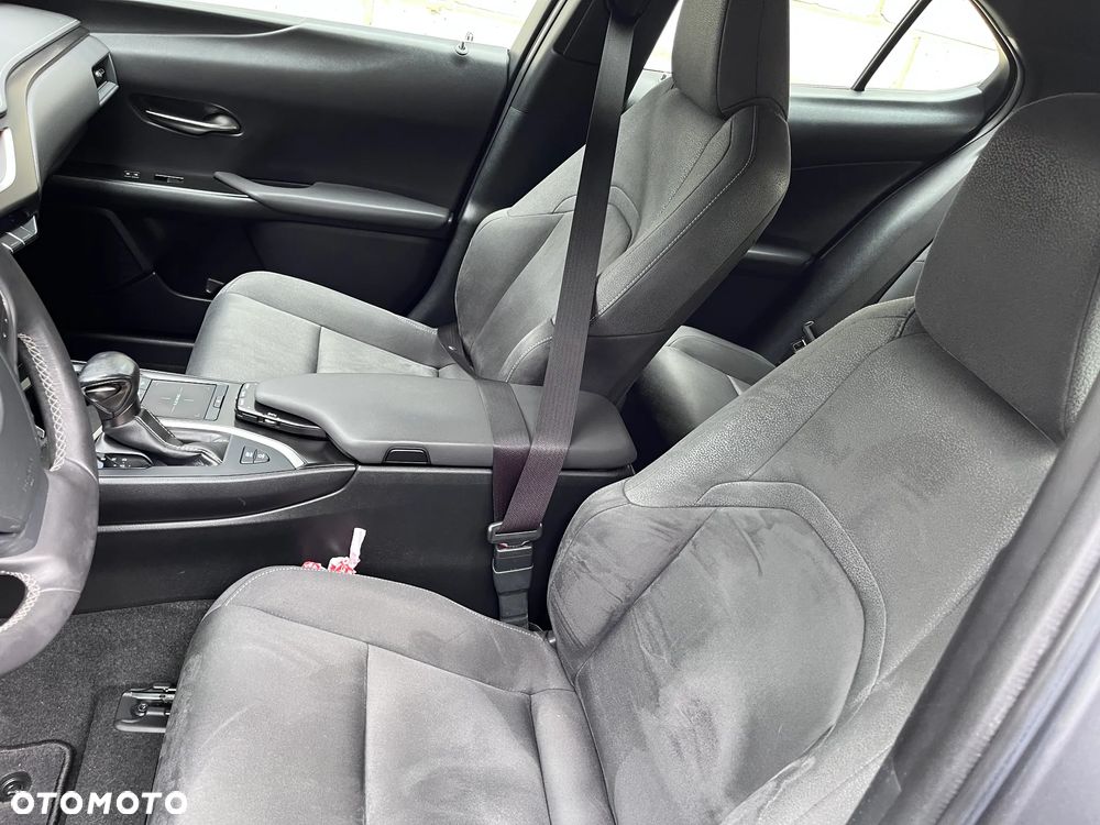 Lexus UX 250h - 5