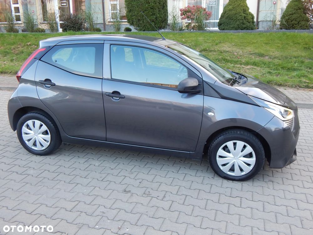 Toyota Aygo x-clusive Style Selection - 11