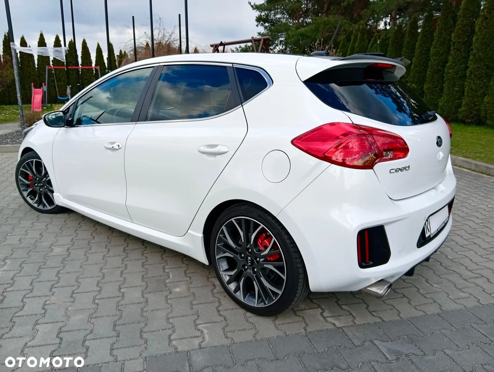 Kia Ceed 1.6 T-GDI GT-Track - 12