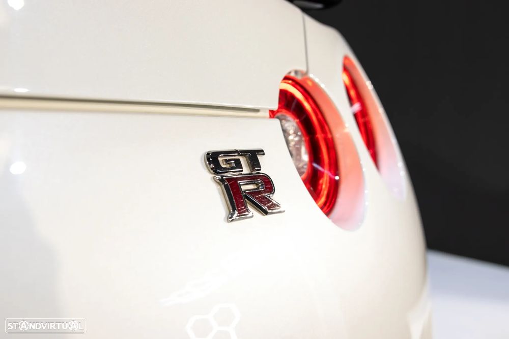 Nissan GT-R Black Edition - 15