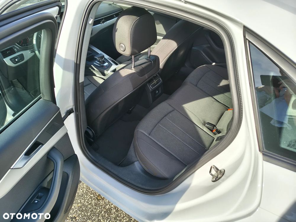 Audi A4 Limousine - 6