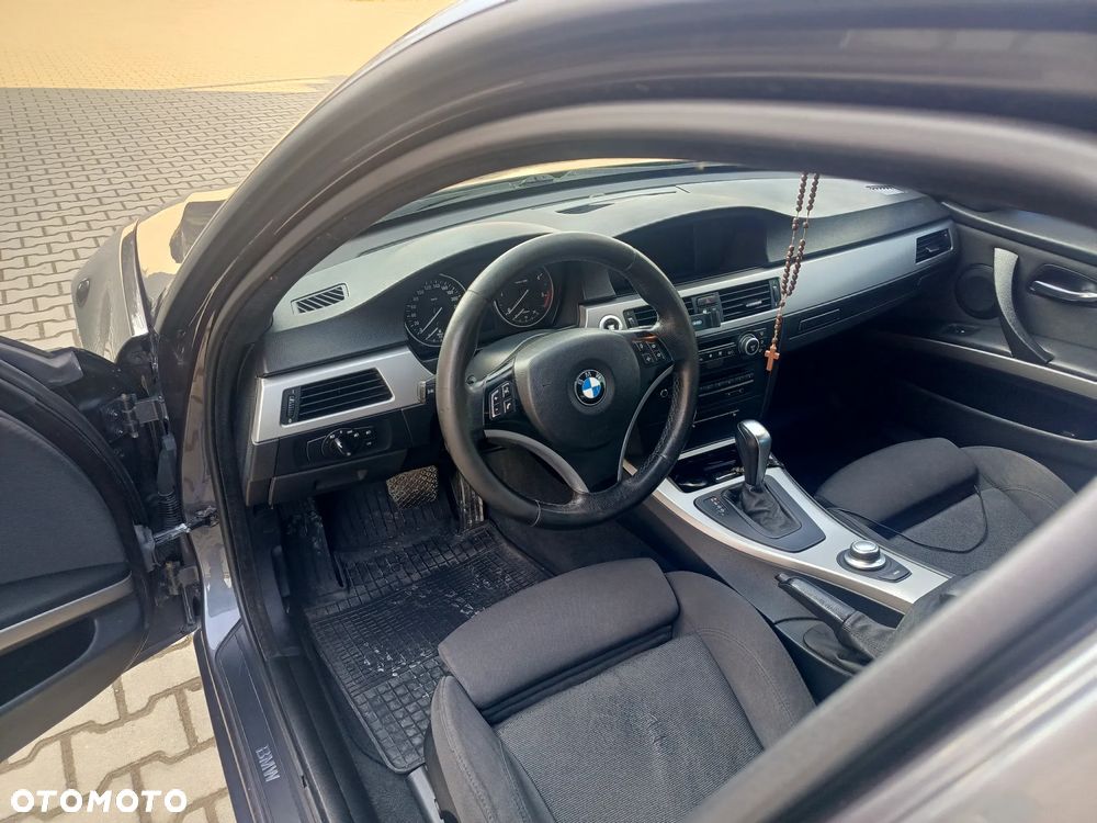 BMW Seria 3 320d DPF - 12