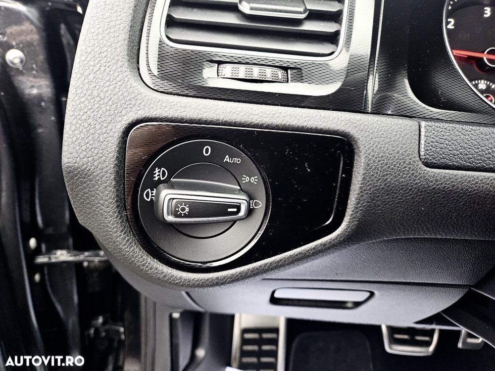 Volkswagen Golf GTD 2.0 TDI SCR DSG - 33