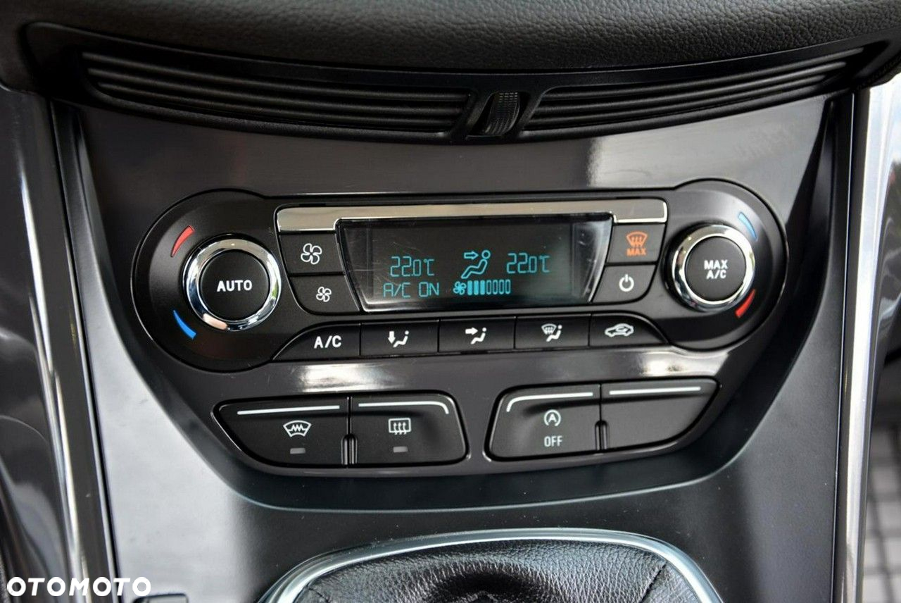 Ford Kuga 2.0 TDCi 2x4 Titanium - 28