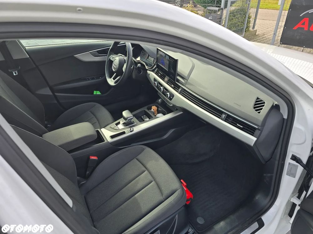 Audi A4 Limousine - 21