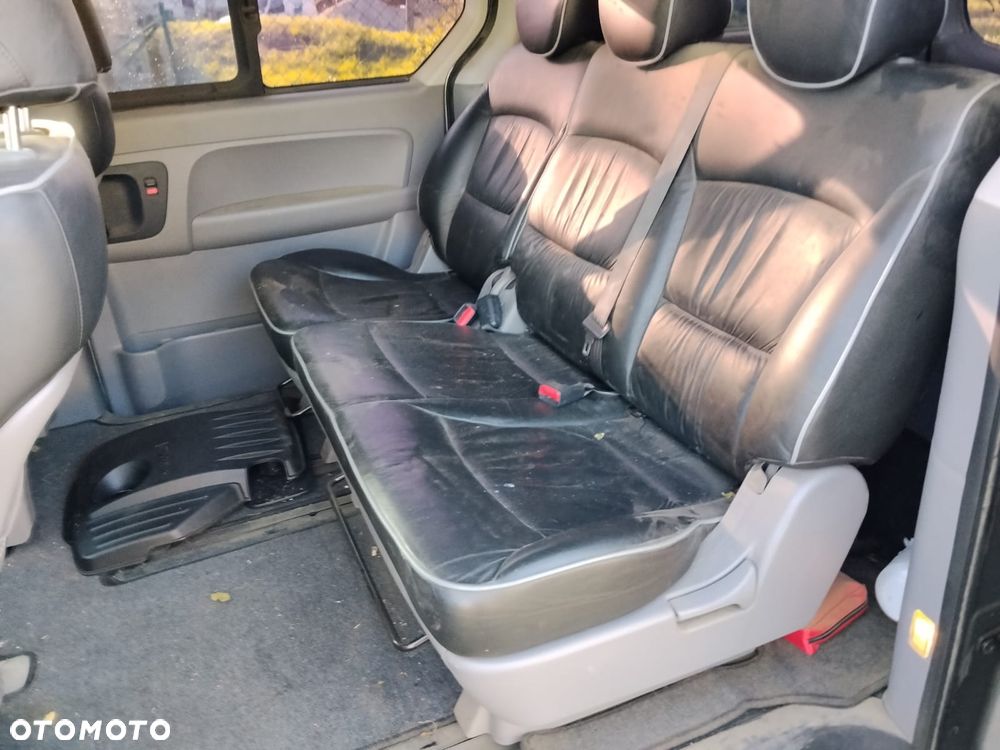 Hyundai H-1 Starex - 11