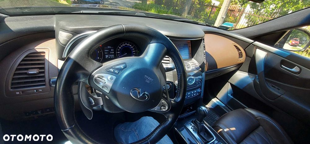 Infiniti FX - 7