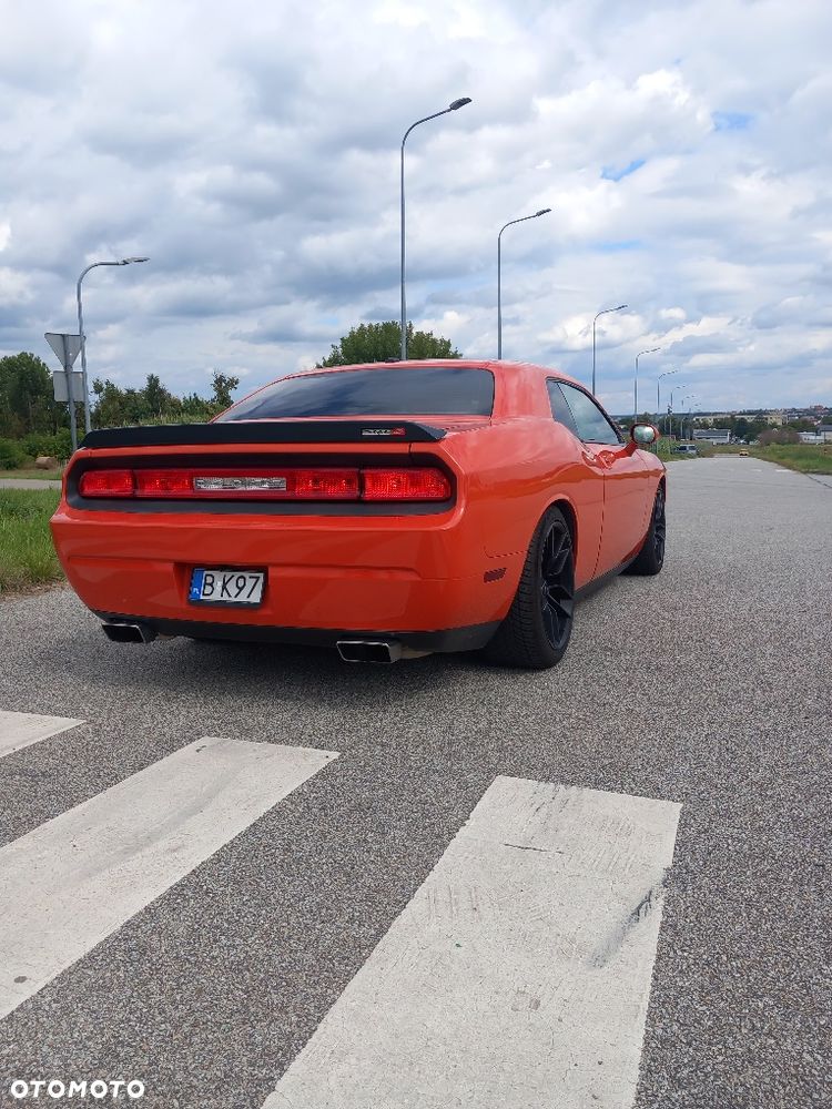 Dodge Challenger - 4