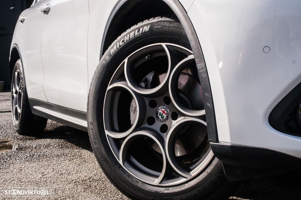 Alfa Romeo Stelvio 2.2 D Veloce Ti Q4 AT8 - 3