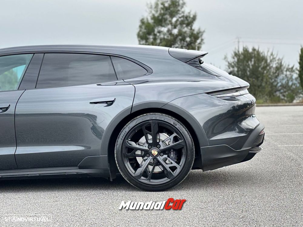 Porsche Taycan Cross Turismo 4 - 28