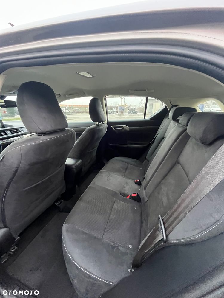 Lexus CT 200h Business Edition - 11