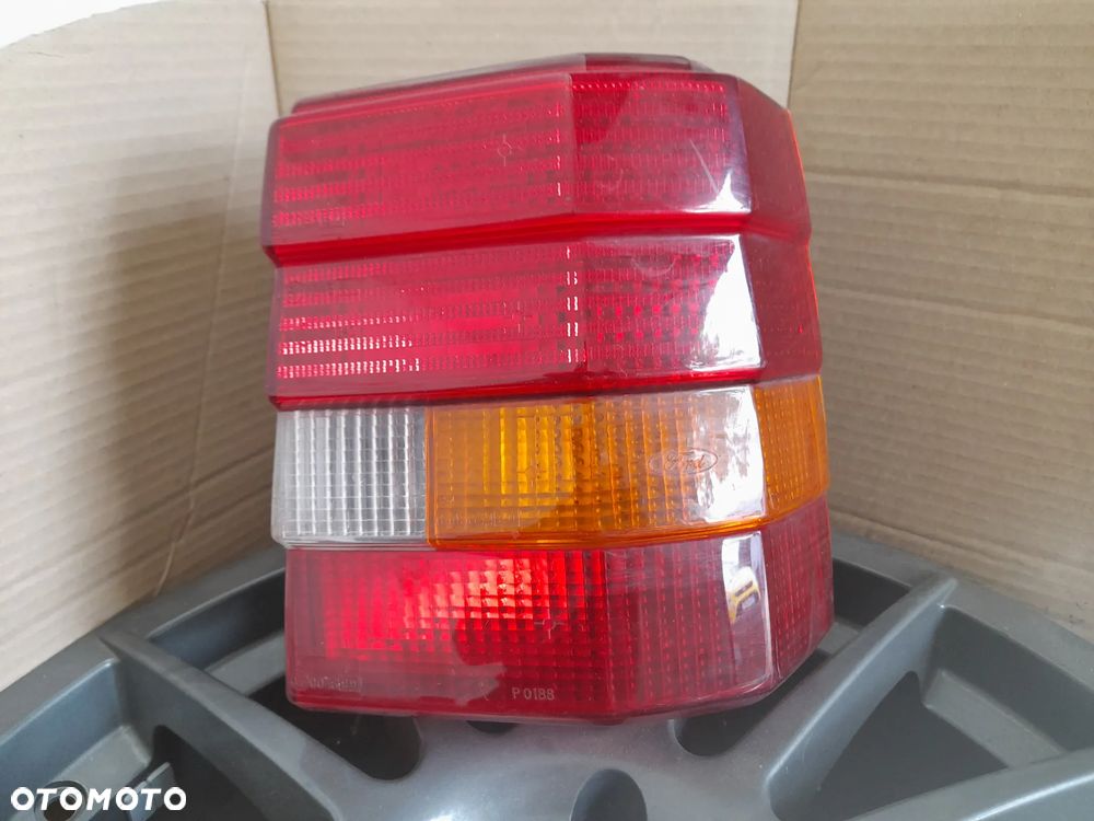 Lampa prawy tył Ford Escort MK3 Ford OE 81AG13A602CA - 1