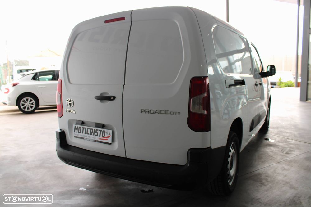 Toyota Proace City 1.5 L2 Exclusive - 4