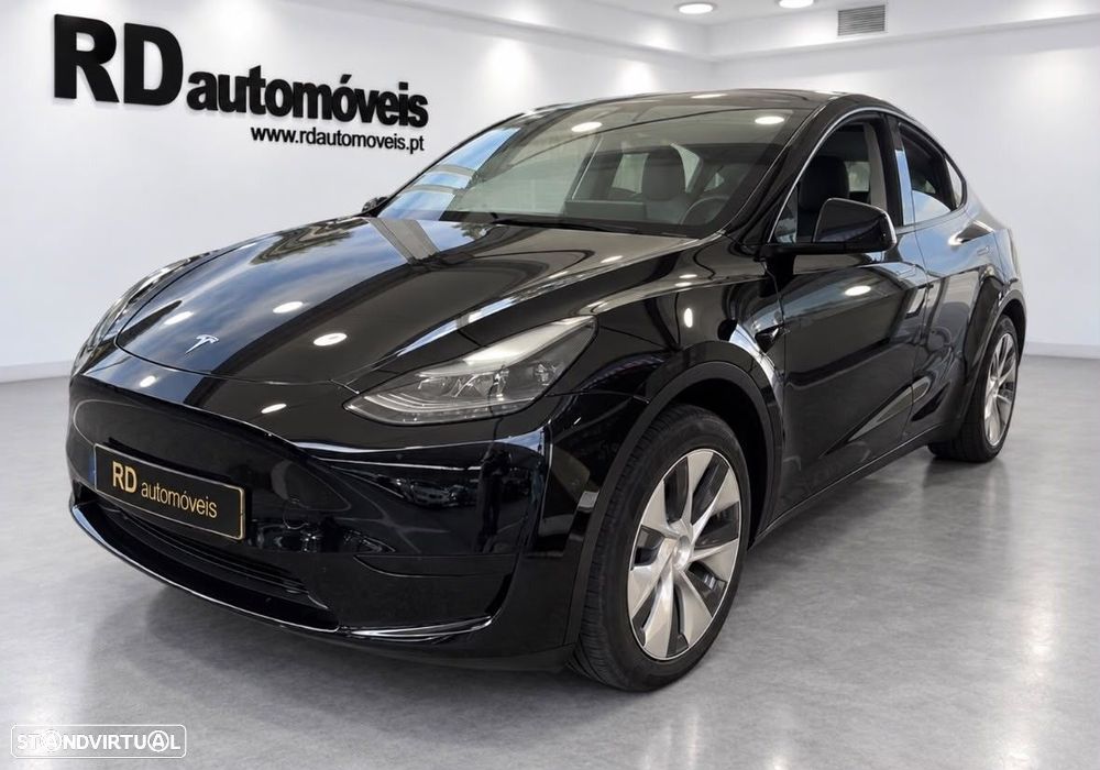 Tesla Model Y - 1