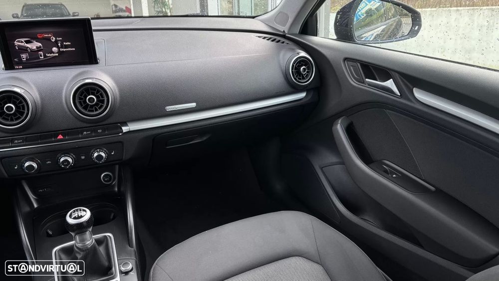 Audi A3 Sportback 30 TDI Sport - 23