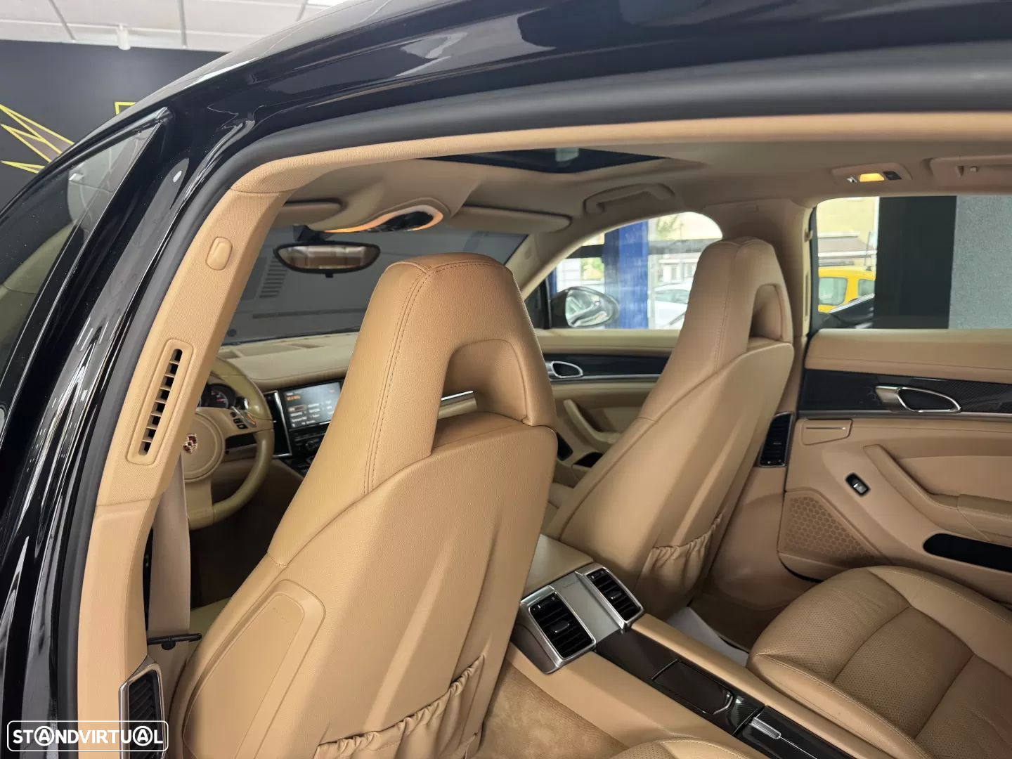 Porsche Panamera Standard - 24