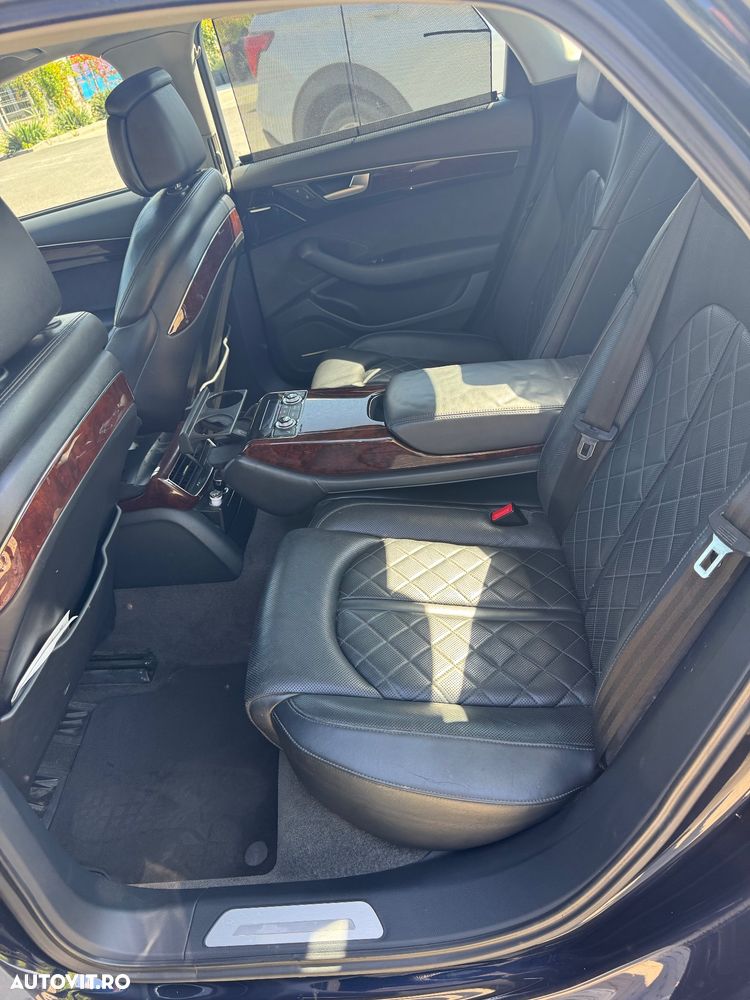 Audi A8 - 8