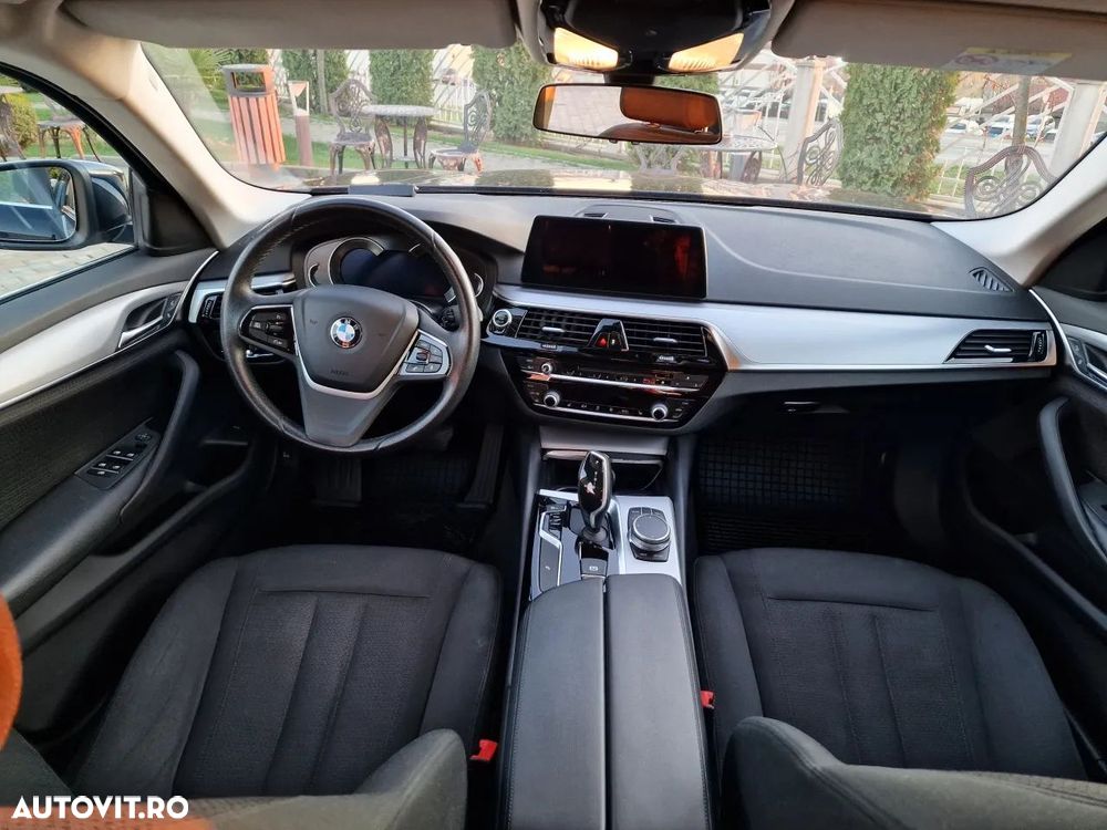 BMW Seria 5 520d Aut. Luxury Line - 23