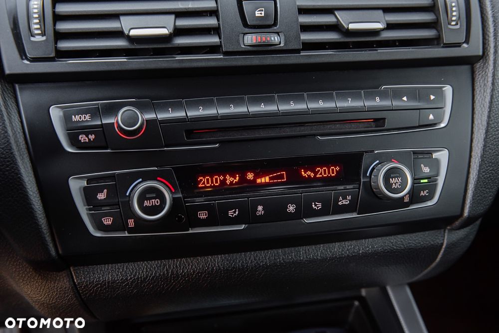 BMW Seria 1 118i Sport Line - 27